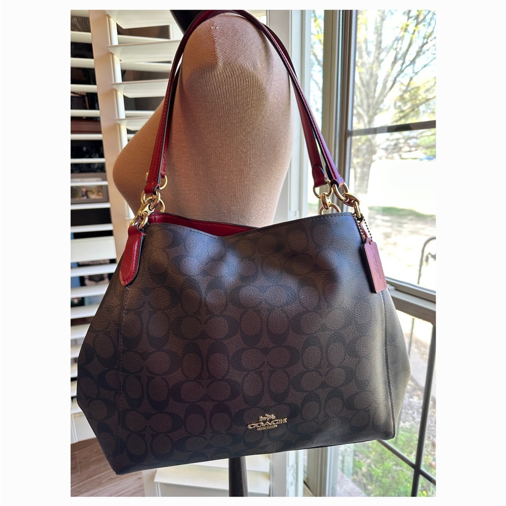 Coach Hallie Hobo Bag EUC